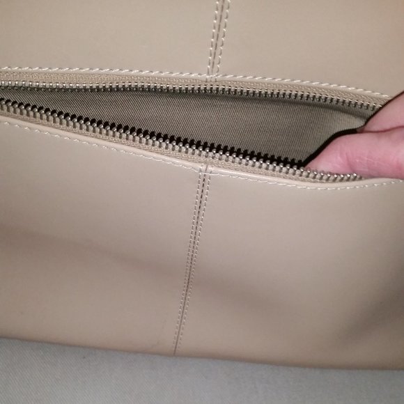Browns Couture tan leather oversized tstructured tote - Picture 5 of 11